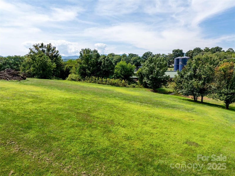 202 Soapstone Trl #68, Mills River, NC 28759