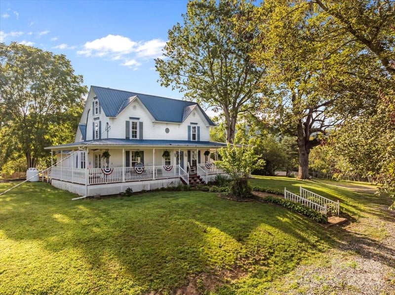 201 Murphy Hill Rd, Weaverville, NC 28787