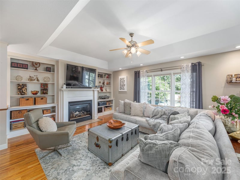 105 Deer Glade Ln, Waynesville, NC 28786