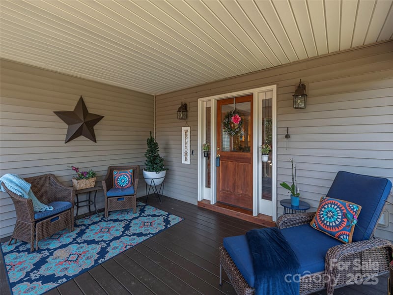 105 Deer Glade Ln, Waynesville, NC 28786