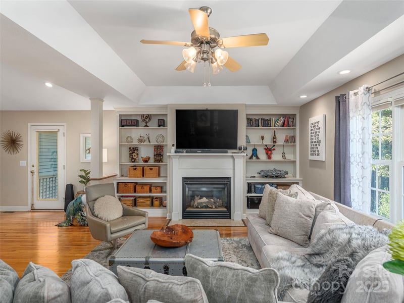 105 Deer Glade Ln, Waynesville, NC 28786