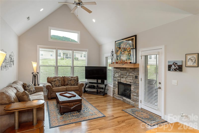 205 Windstone Dr, Fletcher, NC 28732