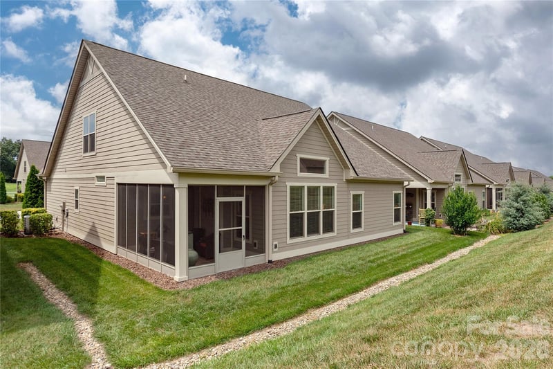 205 Windstone Dr, Fletcher, NC 28732