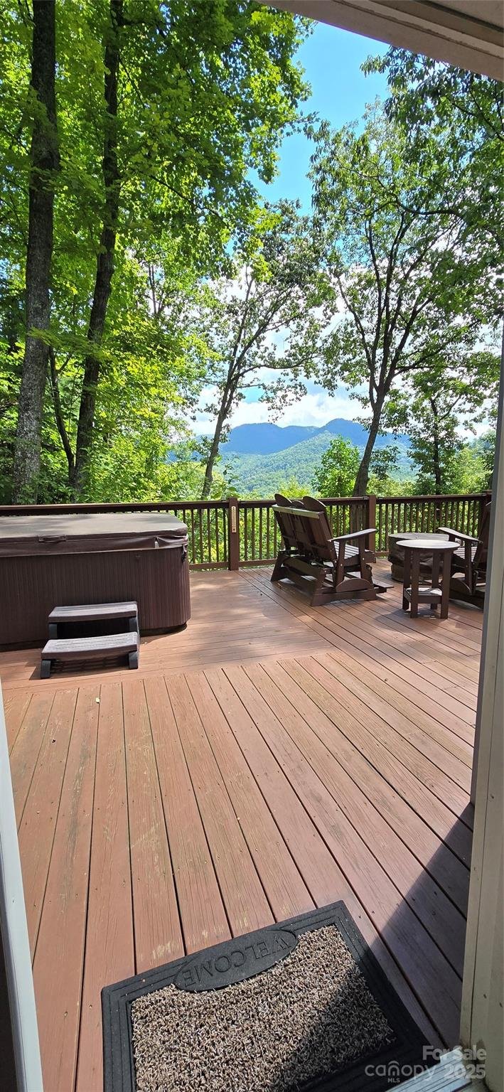 607 Rocky Top Trl, Barnardsville, NC 28709