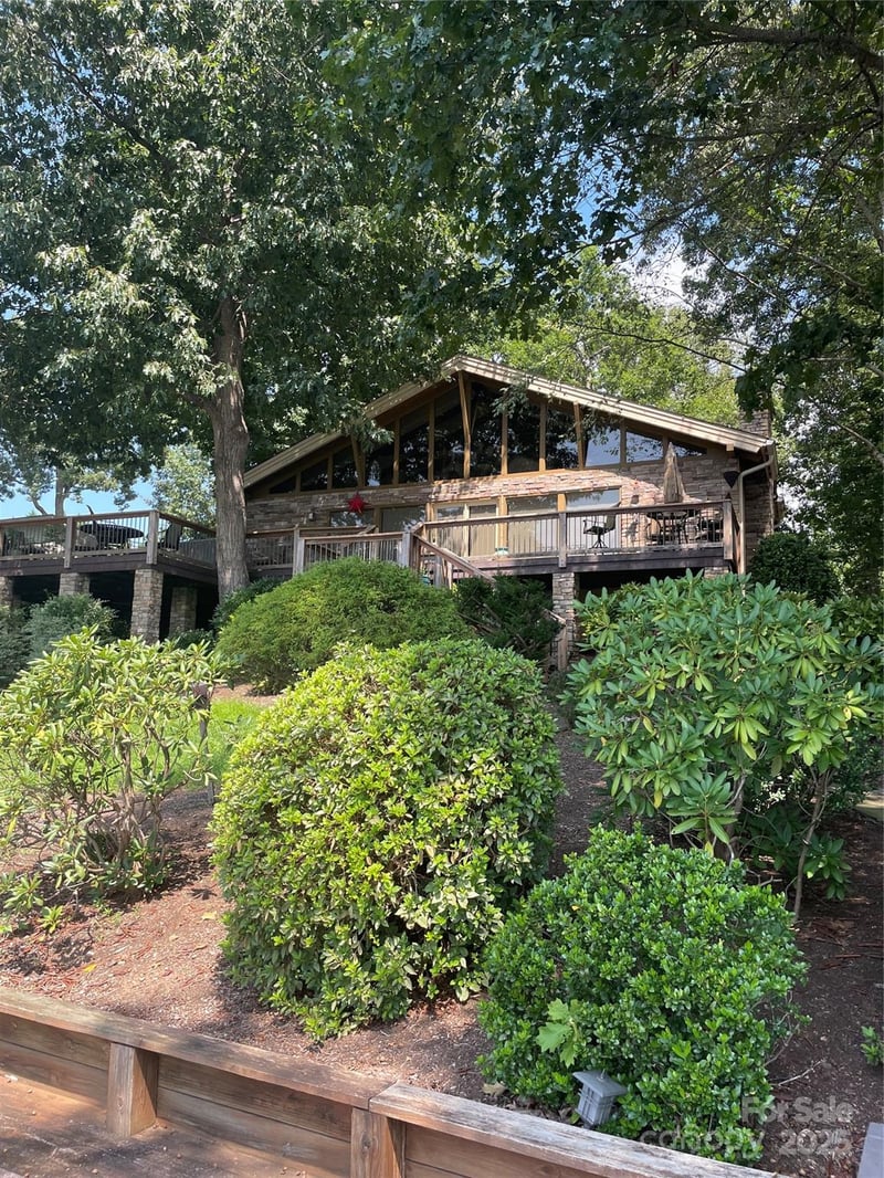 166 Mull Dr, Taylorsville, NC 28681