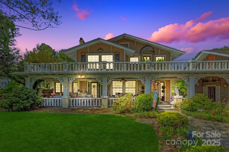317 Courtland Blvd, Hendersonville, NC 28791