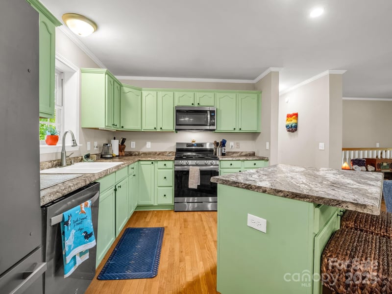 288 Long Ridge Rd, Old Fort, NC 28762