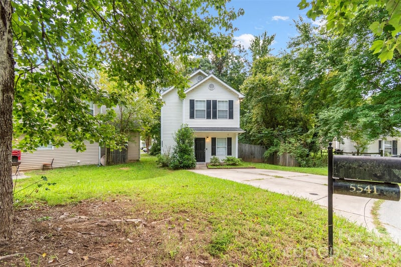 5541 Peachwood Dr, Charlotte, NC 28216