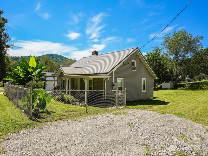 177 Dewey Ave, Canton, NC 28716