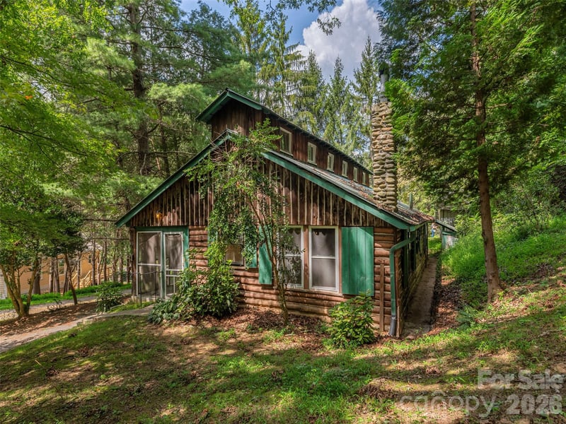 10 Beaverdam Knoll Rd, Asheville, NC 28804