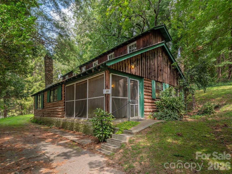 10 Beaverdam Knoll Rd, Asheville, NC 28804