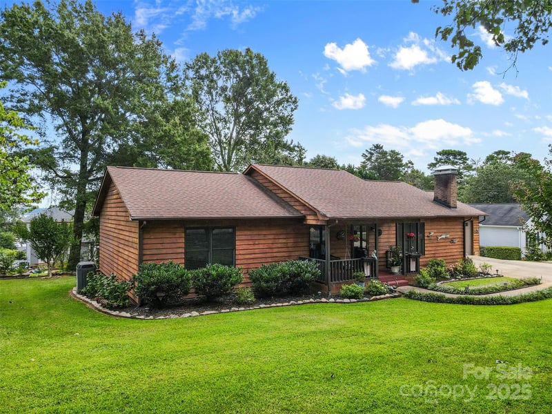 4920 Surfwood Dr, Sherrills Ford, NC 28673