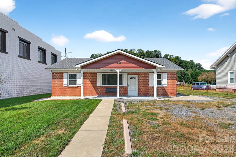 262 Catawba Ave, Old Fort, NC 28762