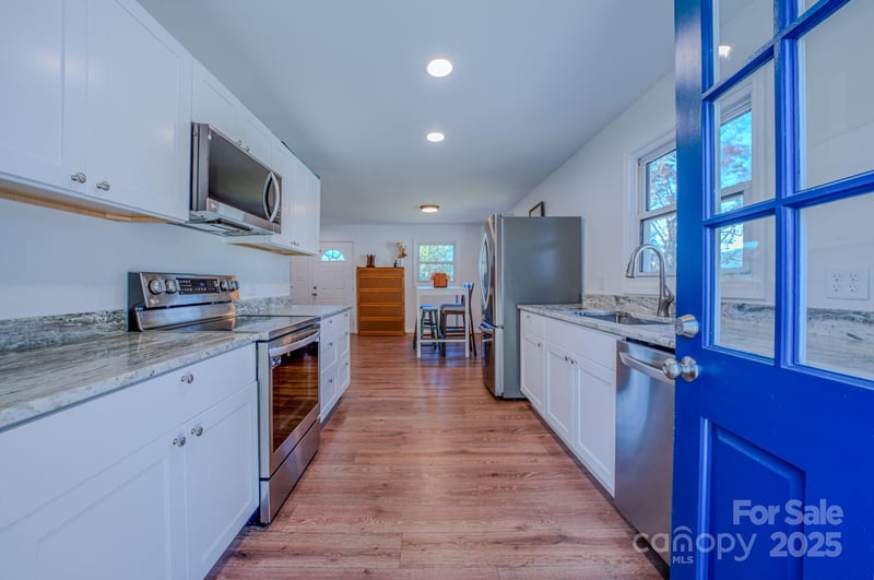 26 Center St, Candler, NC 28715