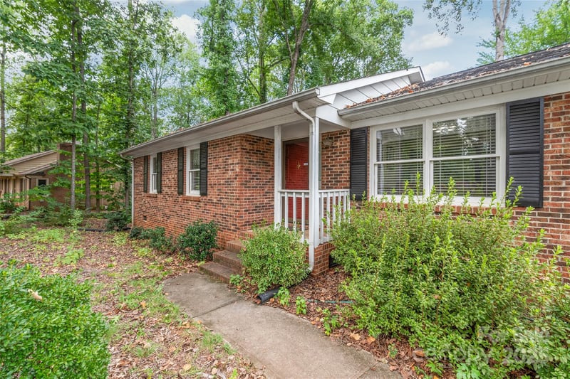 310 Oakwood Dr, Mount Holly, NC 28120