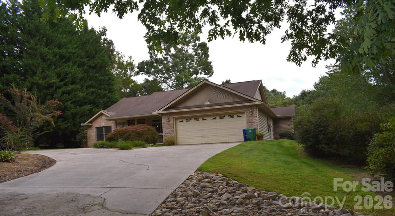 5 Kari Cir, Candler, NC 28715