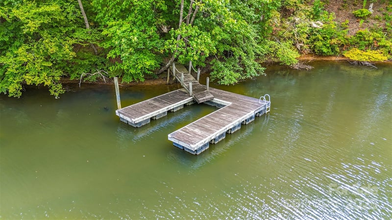 8068 Summit Ridge Dr, Catawba, NC 28609