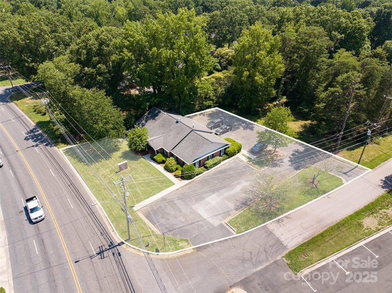 1910 Dale Earnhardt Blvd, Kannapolis, NC 28083