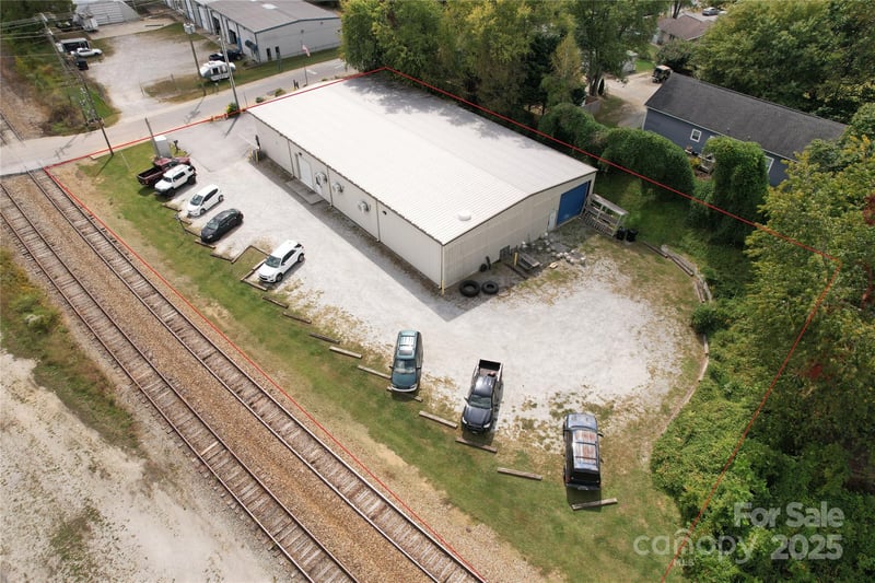 713 Ray Ave, Hendersonville, NC 28792