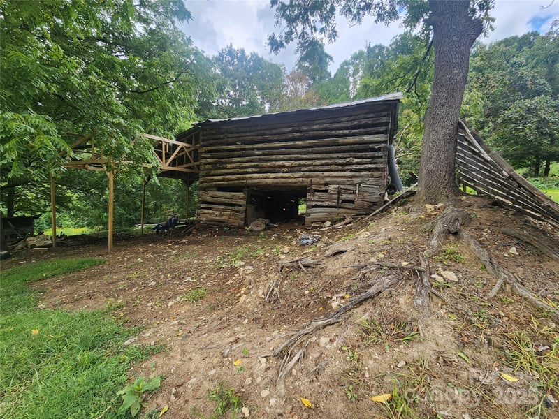 1925 Fork Rd, Marshall, NC 28753