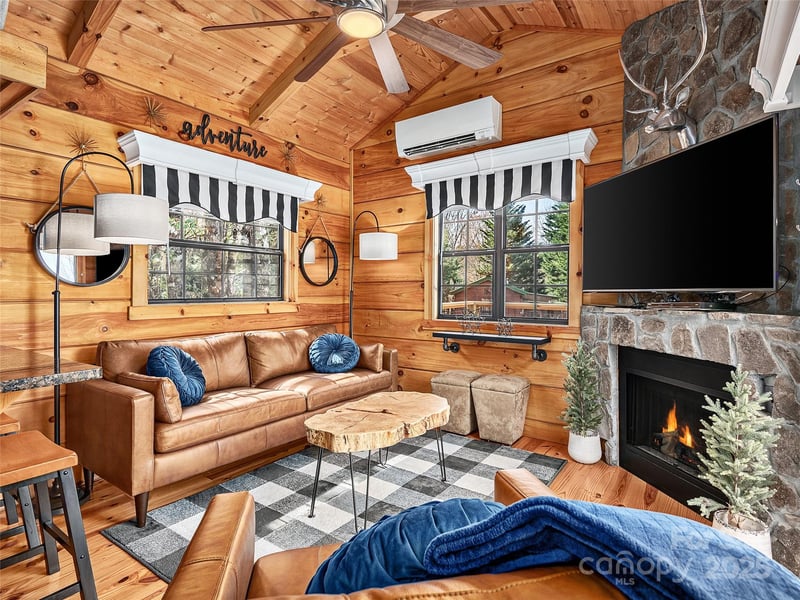 30 Boulder Dr #1, Lake Toxaway, NC 28747