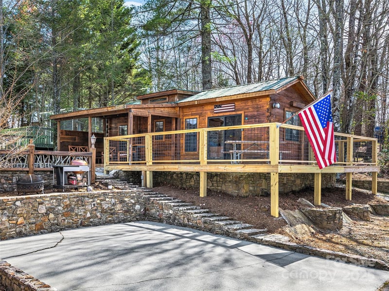 30 Boulder Dr #1, Lake Toxaway, NC 28747