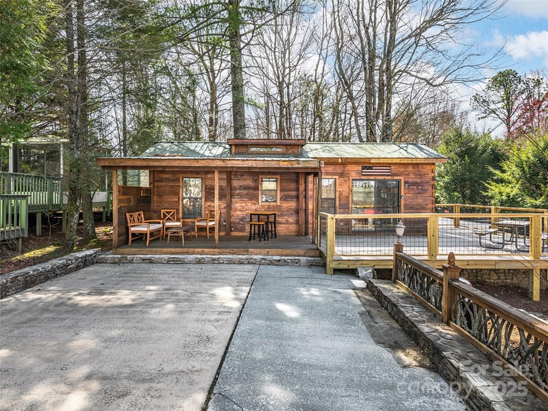 30 Boulder Dr #1, Lake Toxaway, NC 28747