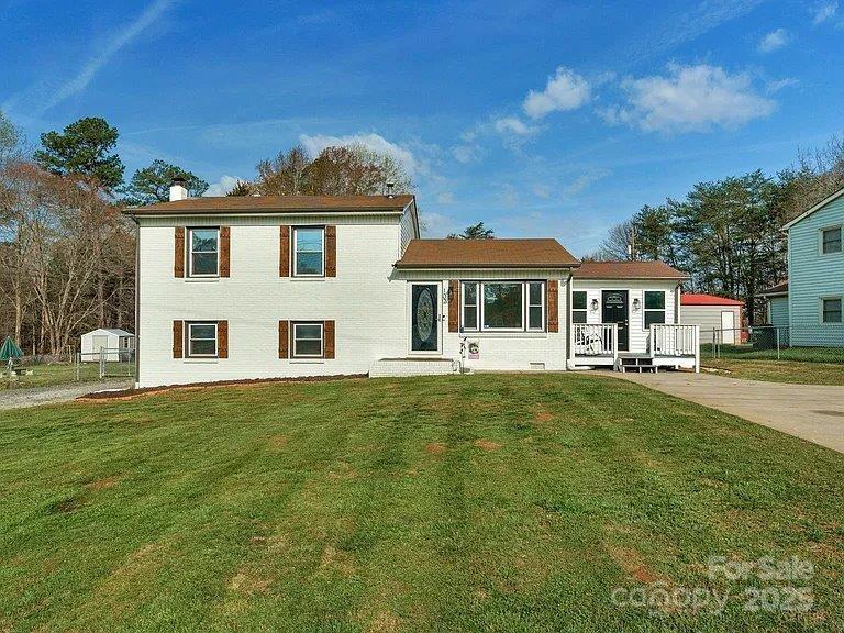 102 Wingate Dr, Stanley, NC 28164