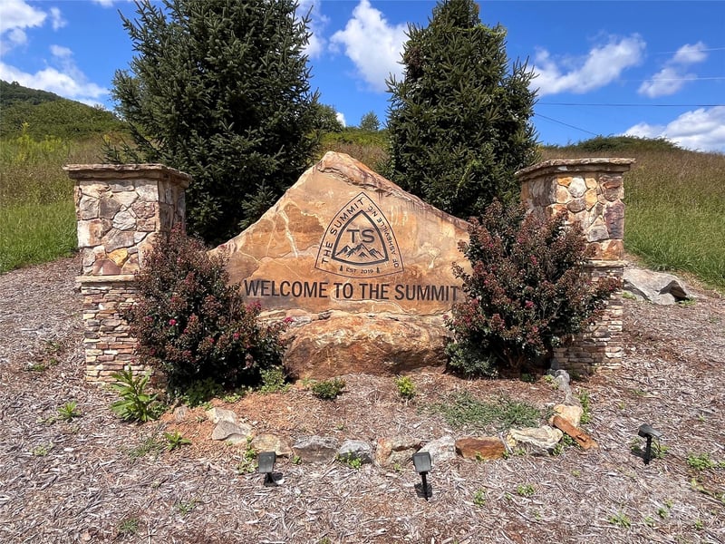 4 Summit View Dr #4, Canton, NC 28716