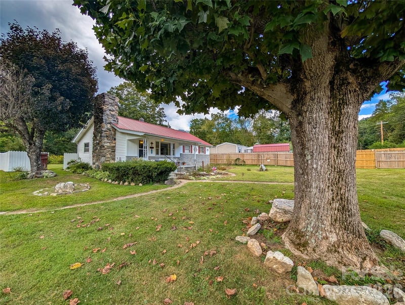 165 Cattail Creek Rd, Burnsville, NC 28714