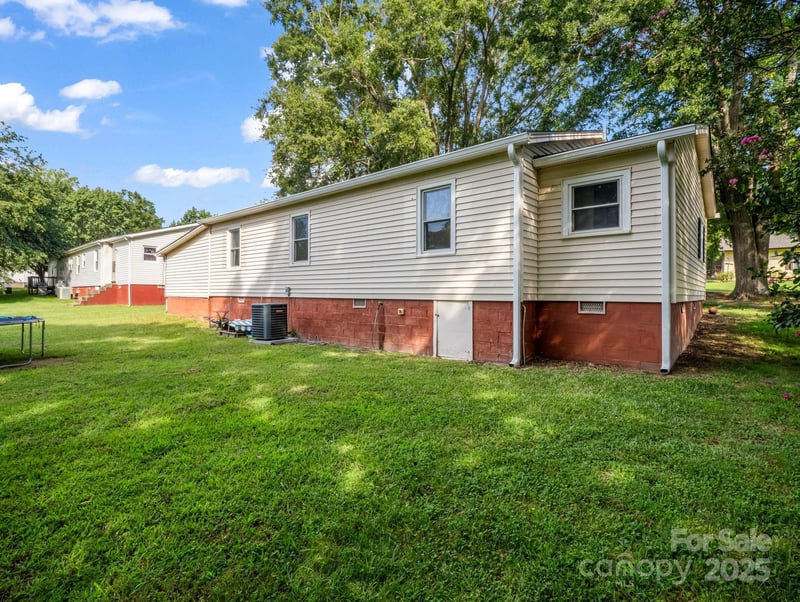 183 Hollywood St, Forest City, NC 28043