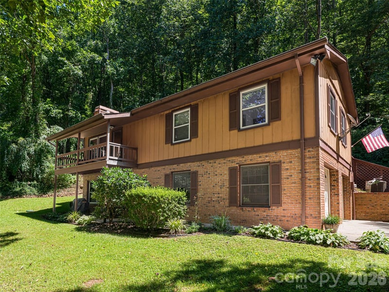 50 Tuckaway Dr, Asheville, NC 28803