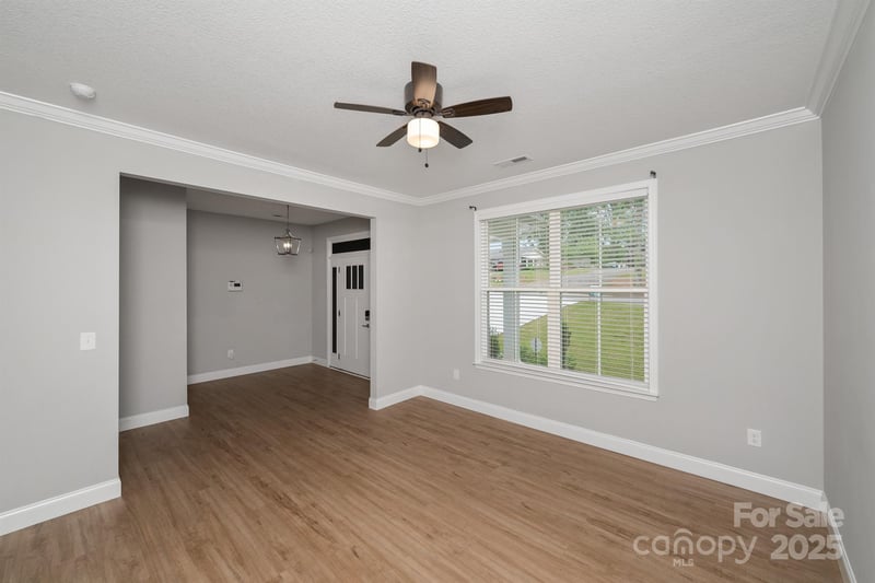 100 Holly Dr, Duncan, SC 29334