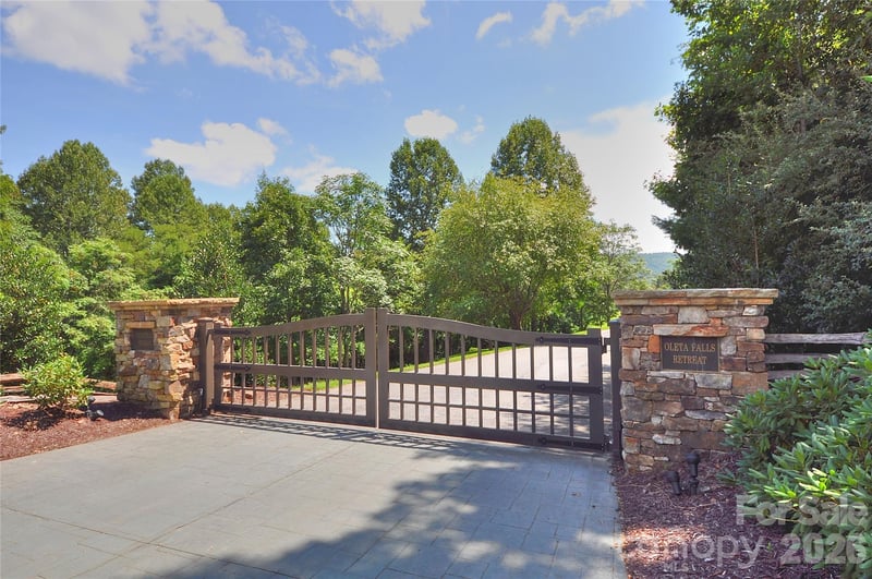 110 Stone Valley Way #20, Hendersonville, NC 28792
