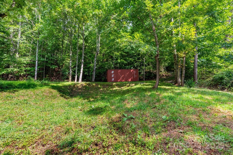 38 Imperial Ct, Waynesville, NC 28785