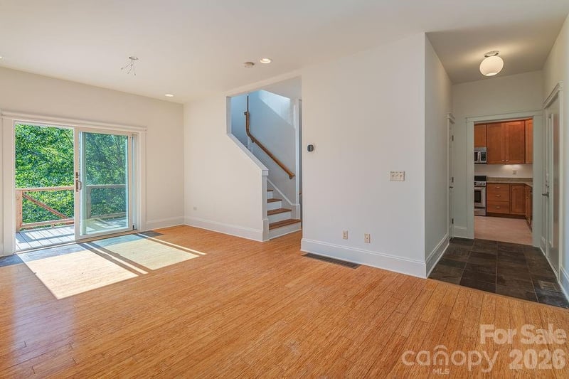 60 Sunrise Dr, Asheville, NC 28806