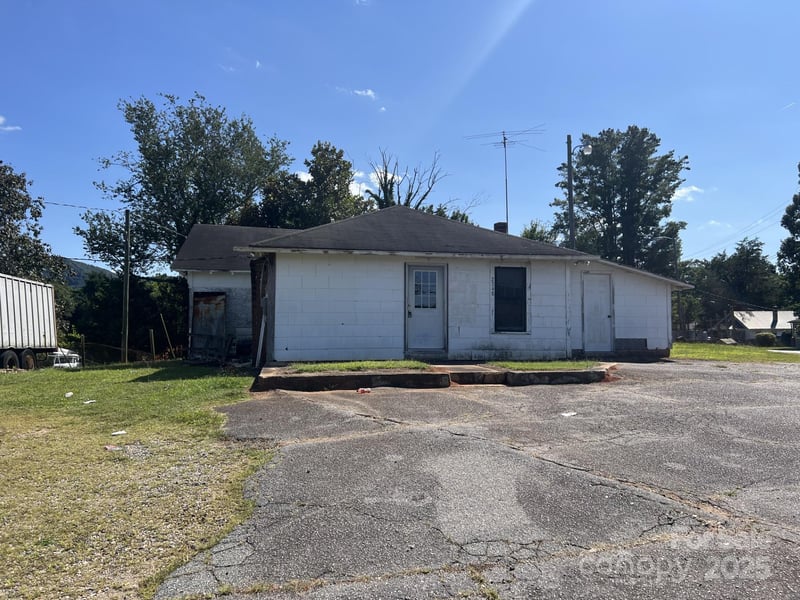 2748 Us 70 Hw, Valdese, NC 28655
