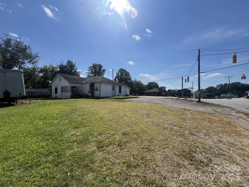 2748 Us 70 Hw, Valdese, NC 28655