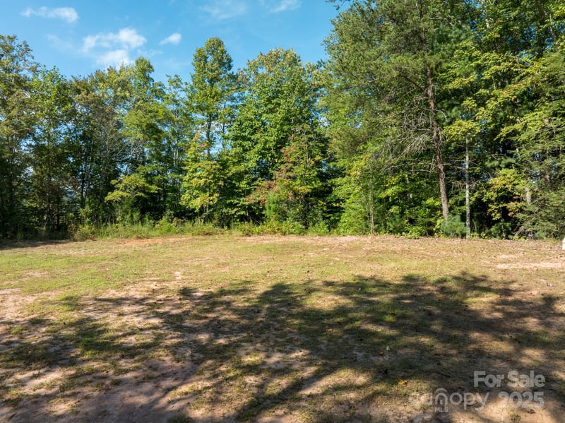 2340 Twin Poplars Ln, Lenoir, NC 28645