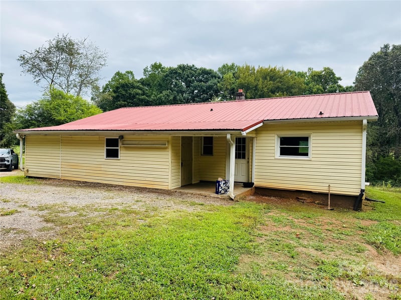126 Penguin Ln, Statesville, NC 28625