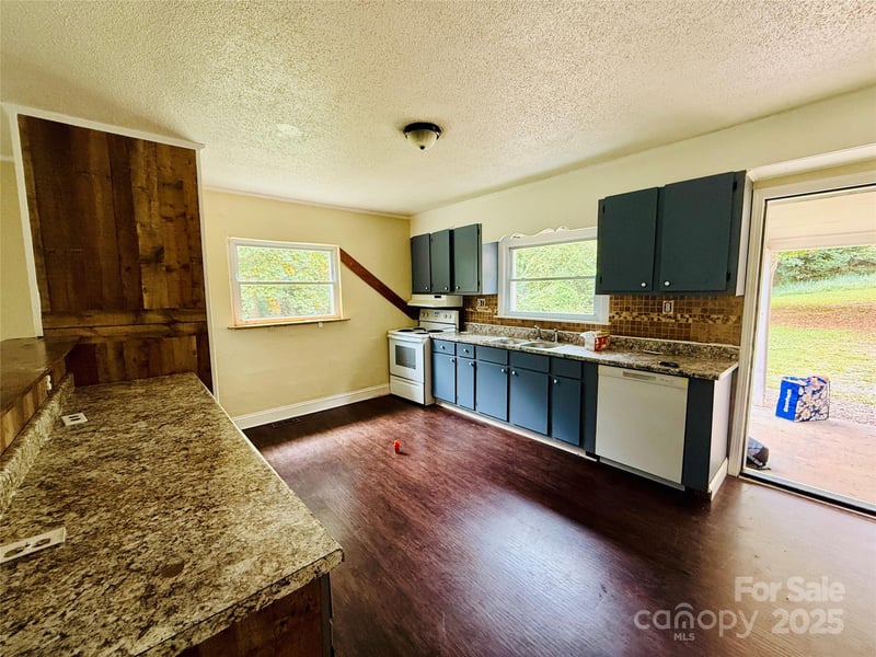 126 Penguin Ln, Statesville, NC 28625