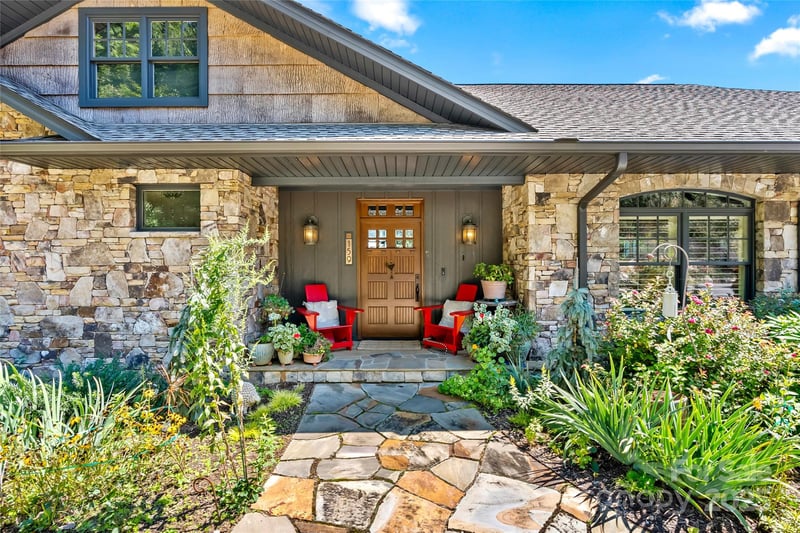 159 Alta Cir, Hendersonville, NC 28739