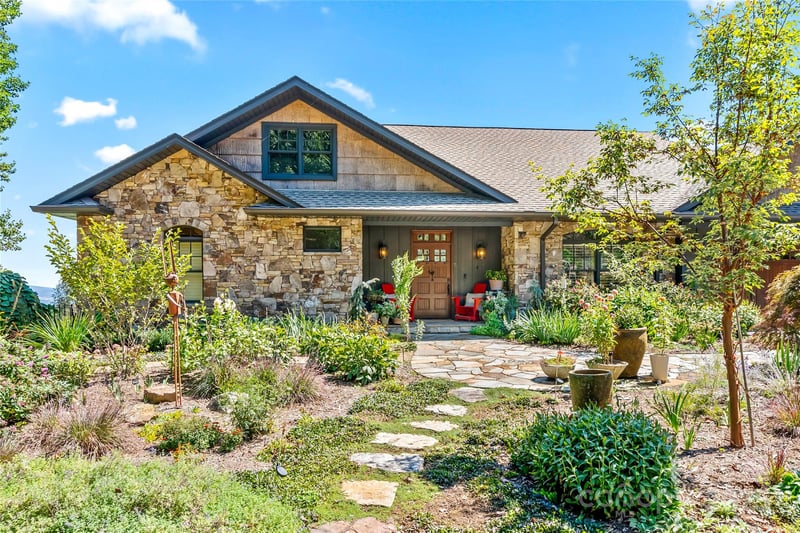 159 Alta Cir, Hendersonville, NC 28739