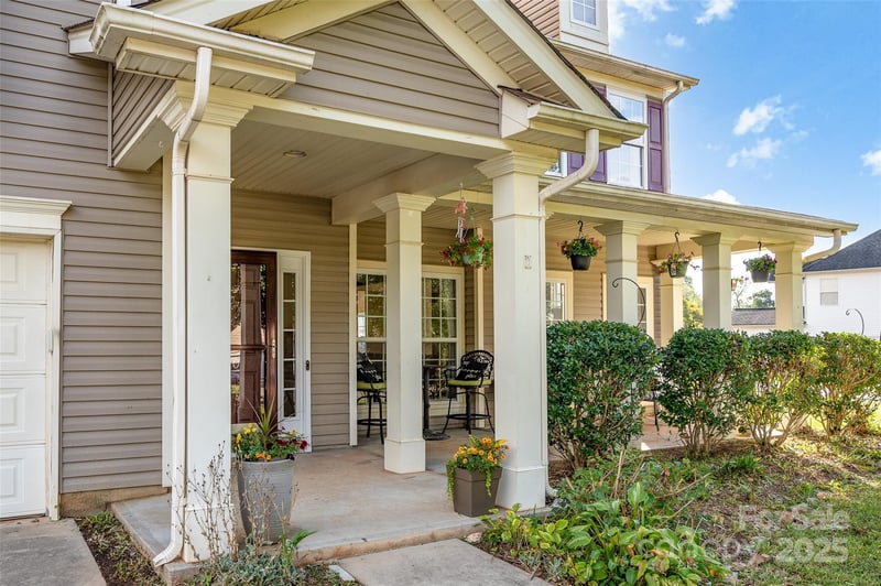 210 Golden Valley Dr, Mooresville, NC 28115