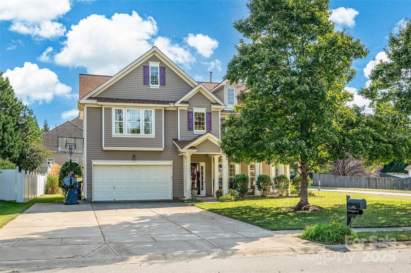 210 Golden Valley Dr, Mooresville, NC 28115