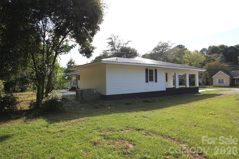 1205 Camden Rd, Wadesboro, NC 28170
