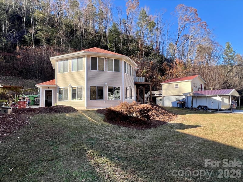 214 Locust Cove Rd, Marion, NC 28752