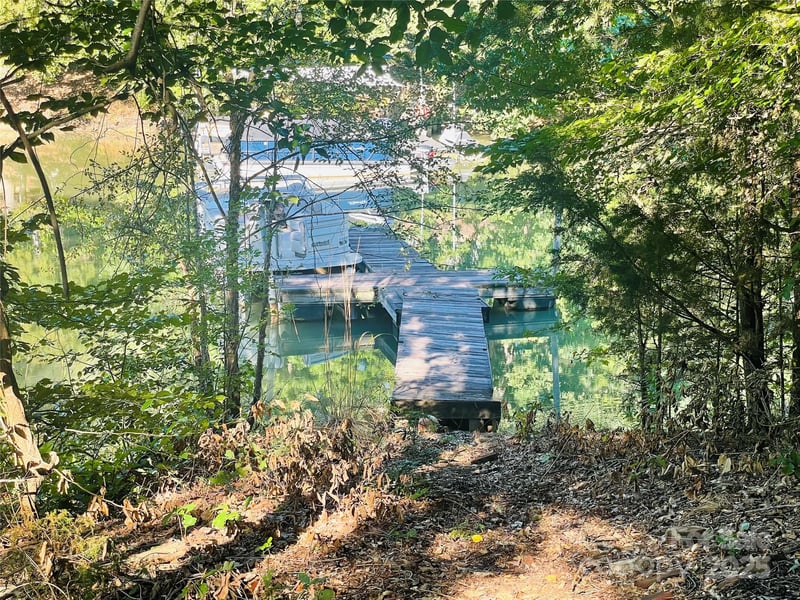 137 Gondola Rd, Mooresville, NC 28117