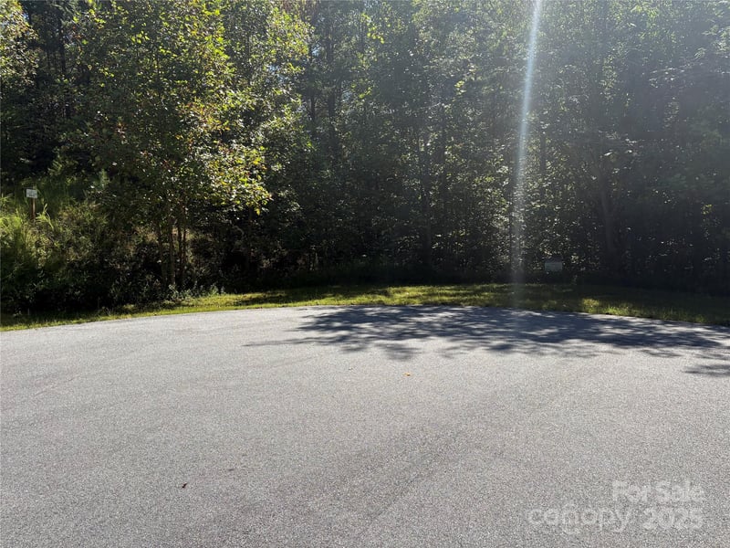 000 National Forest Dr, Lenoir, NC 28645