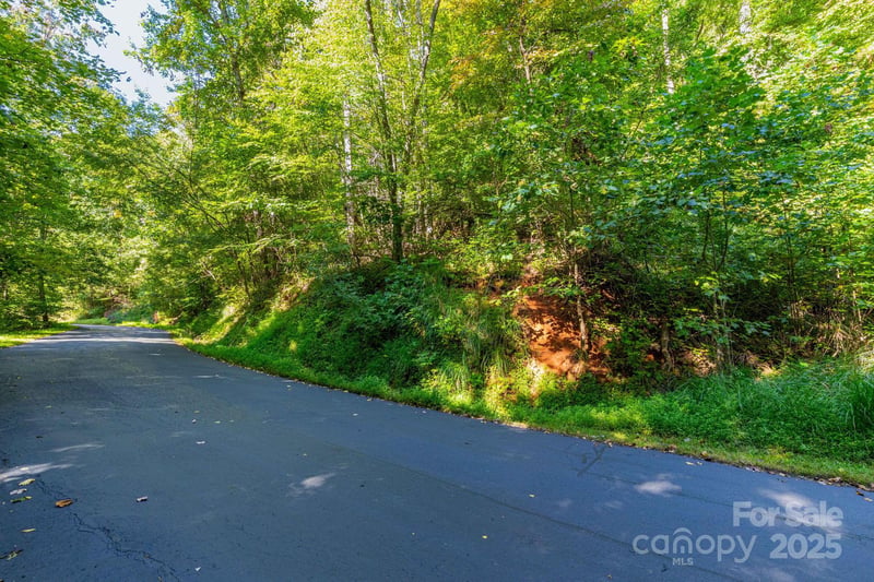 300 Running Deer Ln #70, Mars Hill, NC 28754
